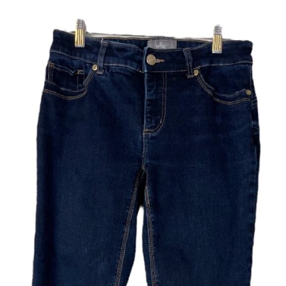 Chico’s So Slimming So Lifting Bootcut Jeans Mid Rise Chico’s Size 0 - Size 4 - Picture 3 of 7